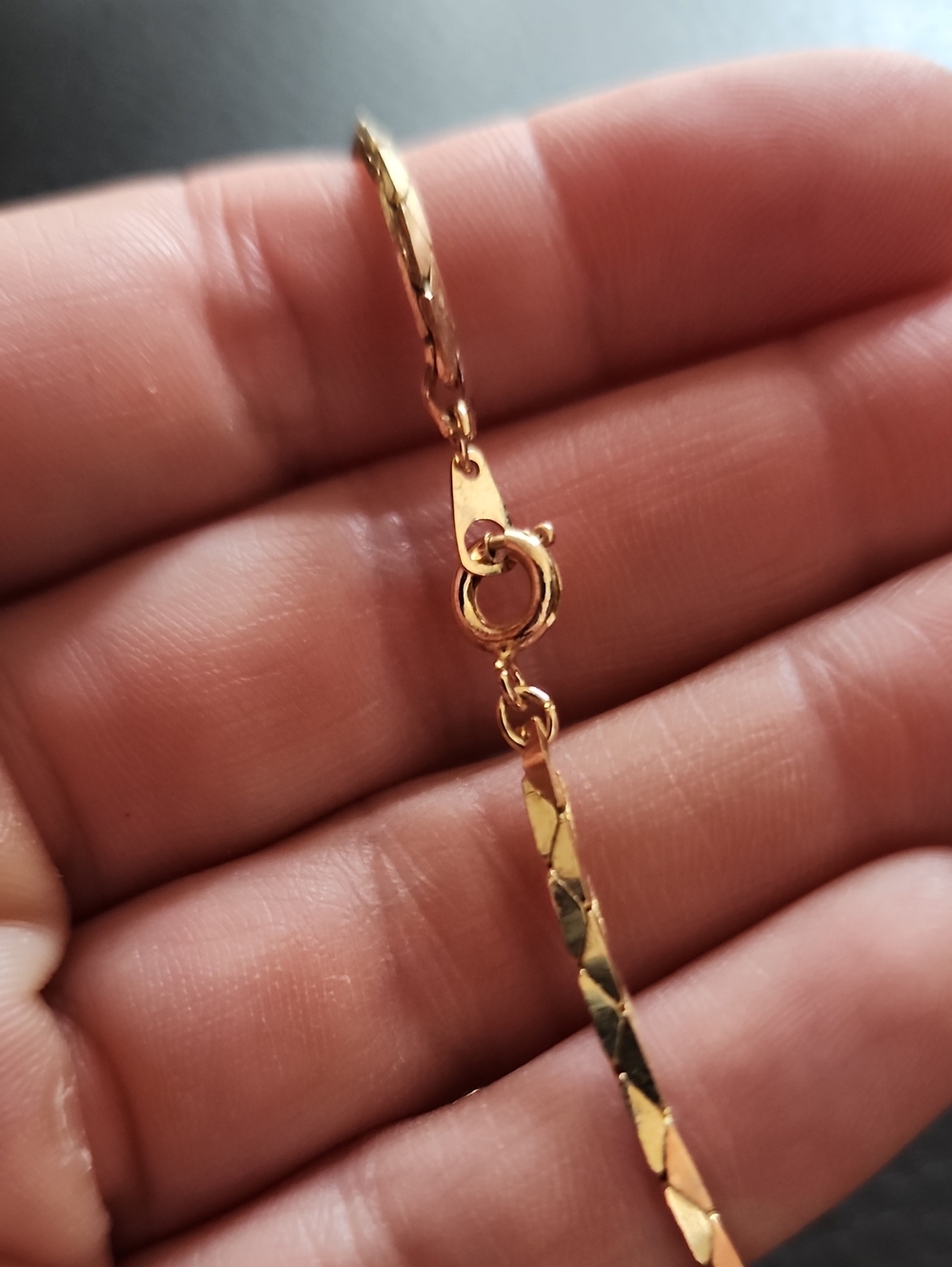 VTG Elegant Gold-Tone Women's V Necklace with Pavé Accent - Picture 9 of 10